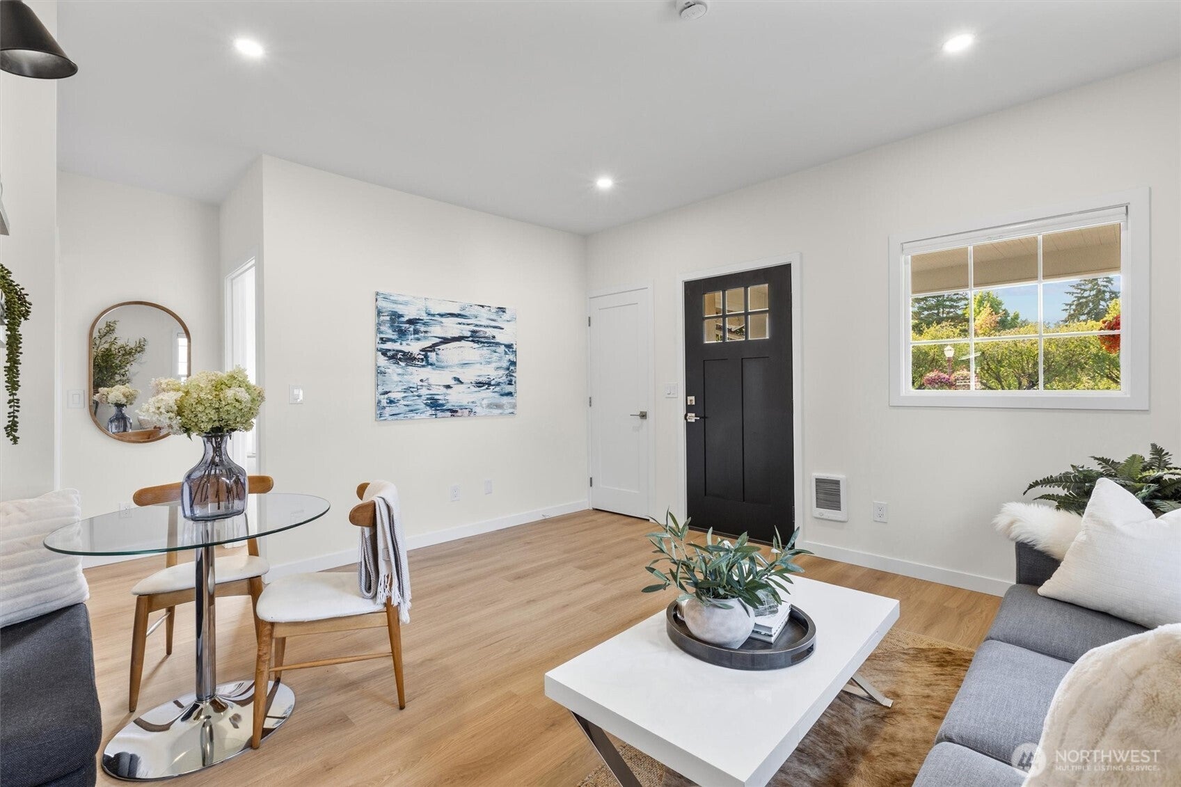 448 Front Street N