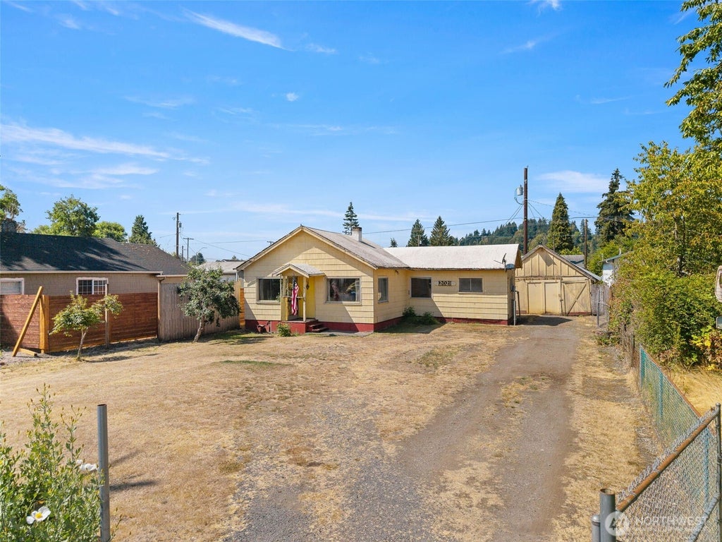 Photo of 2021 N Tower Avenue, Centralia, WA 98531 (MLS # 2571665)