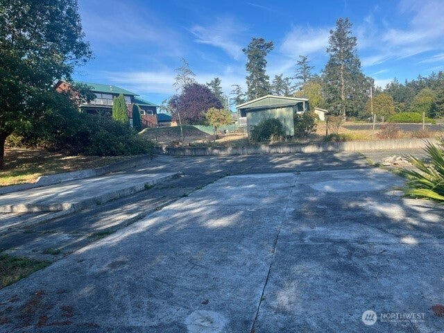 Photo of 1586 Douglas Street, Oak Harbor, WA 98277 (MLS # 2578578)