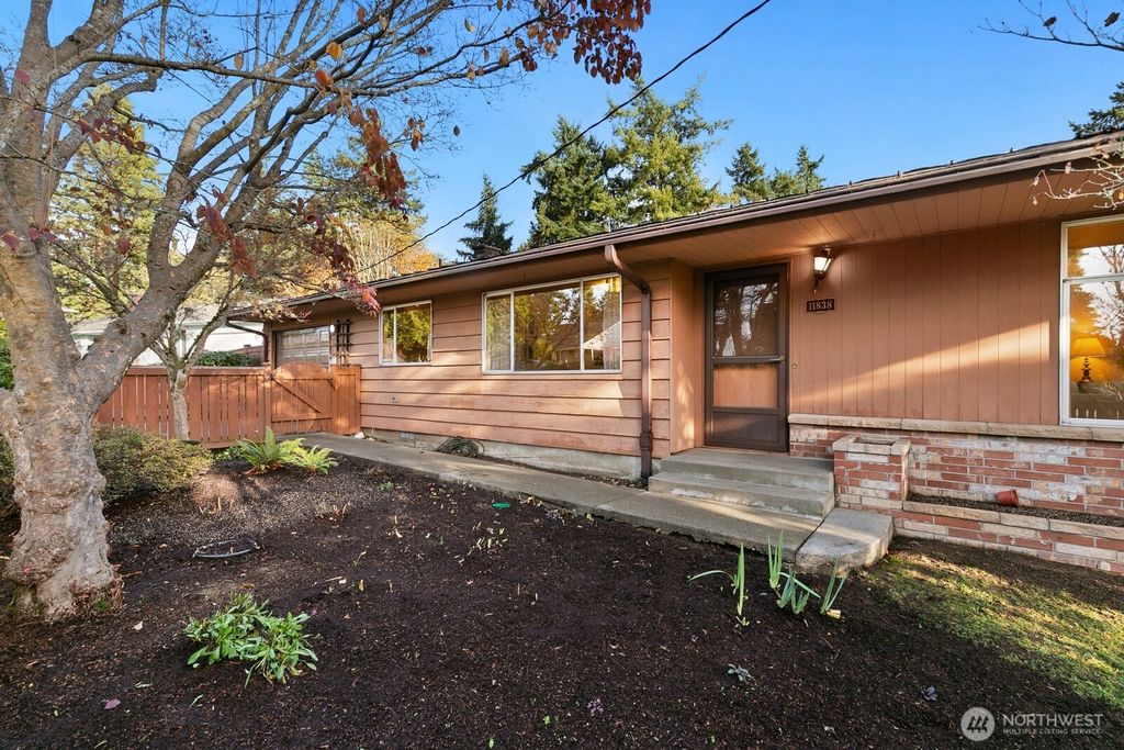 Photo of 11838 18th Avenue SW, Burien, WA 98146 (MLS # 2452141)