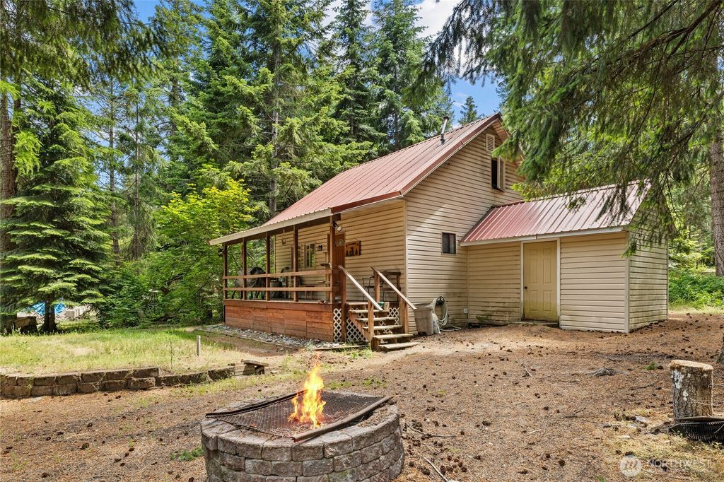 Photo of 800 Timber Mountain Loop LOOP, Cle Elum, WA 98922 (MLS # 2543945)