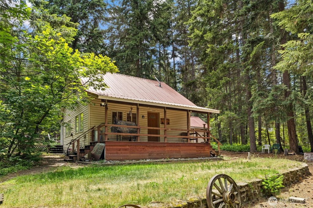 Photo of 800 Timber Mountain Loop LOOP, Cle Elum, WA 98922 (MLS # 2543945)