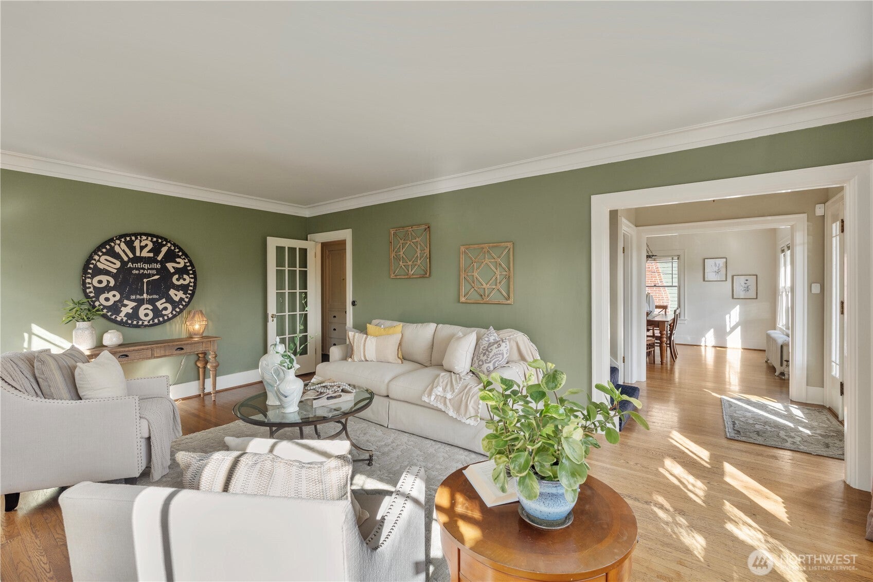 3117 Broadway E