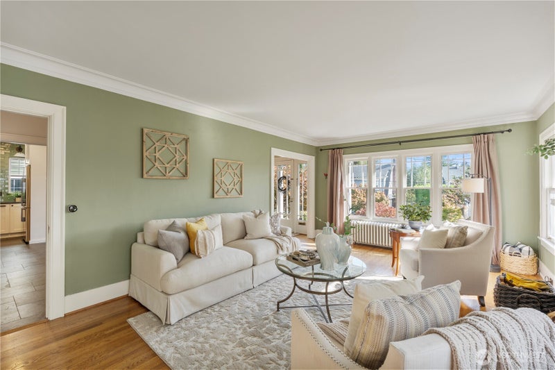 3117 Broadway E