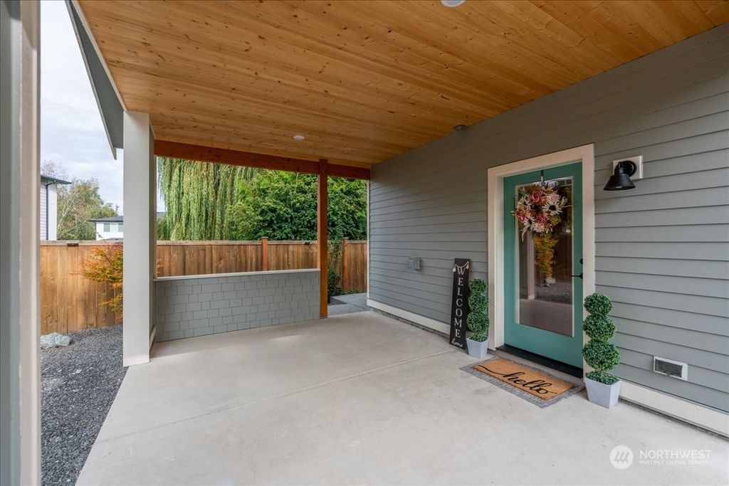 Photo of 3601 W Mukilteo Blvd Blvd #B, Everett, WA 98203 (MLS # 2299443)