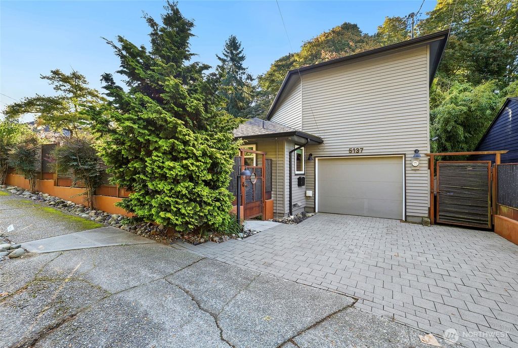 Photo of 5137 SW Admiral Way, Seattle, WA 98116 (MLS # 2441369)