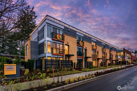Photo of 125 100th Avenue NE #175, Bellevue, WA 98004 (MLS # 2537121)