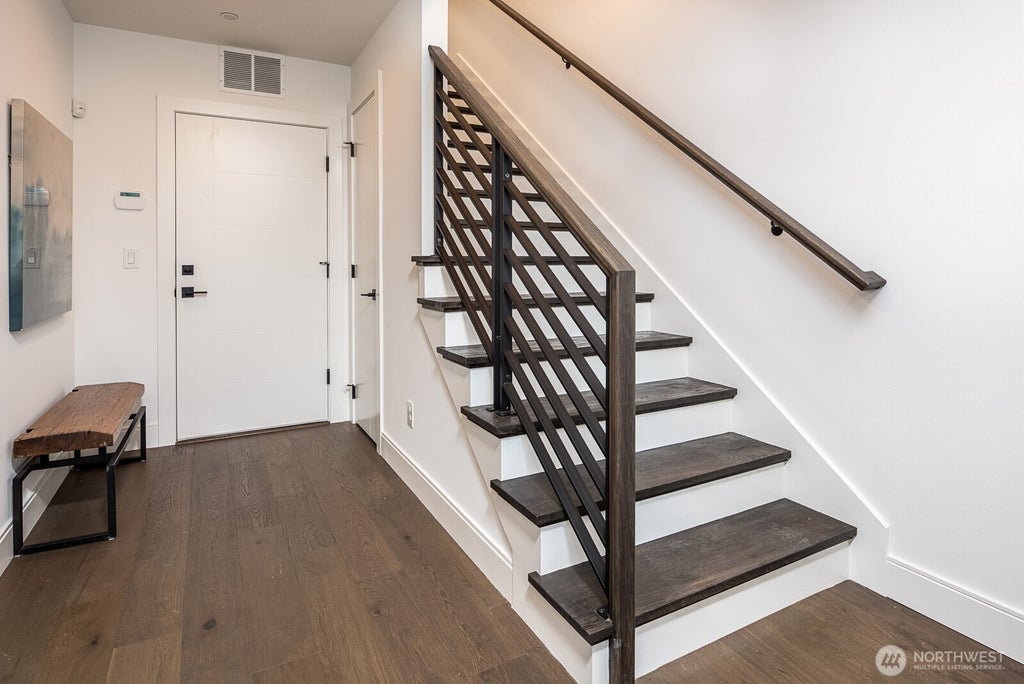 Photo of 125 100th Avenue NE #175, Bellevue, WA 98004 (MLS # 2537121)