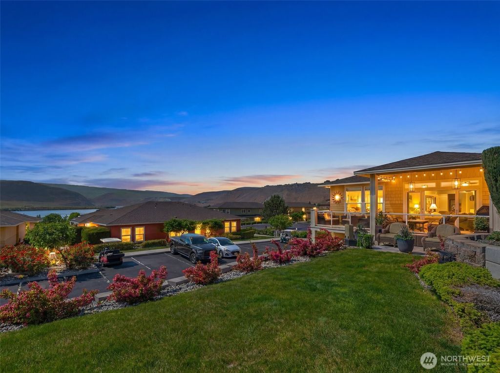 Photo of 9119 Seahawk Lane NW, Quincy, WA 98848 (MLS # 2517177)