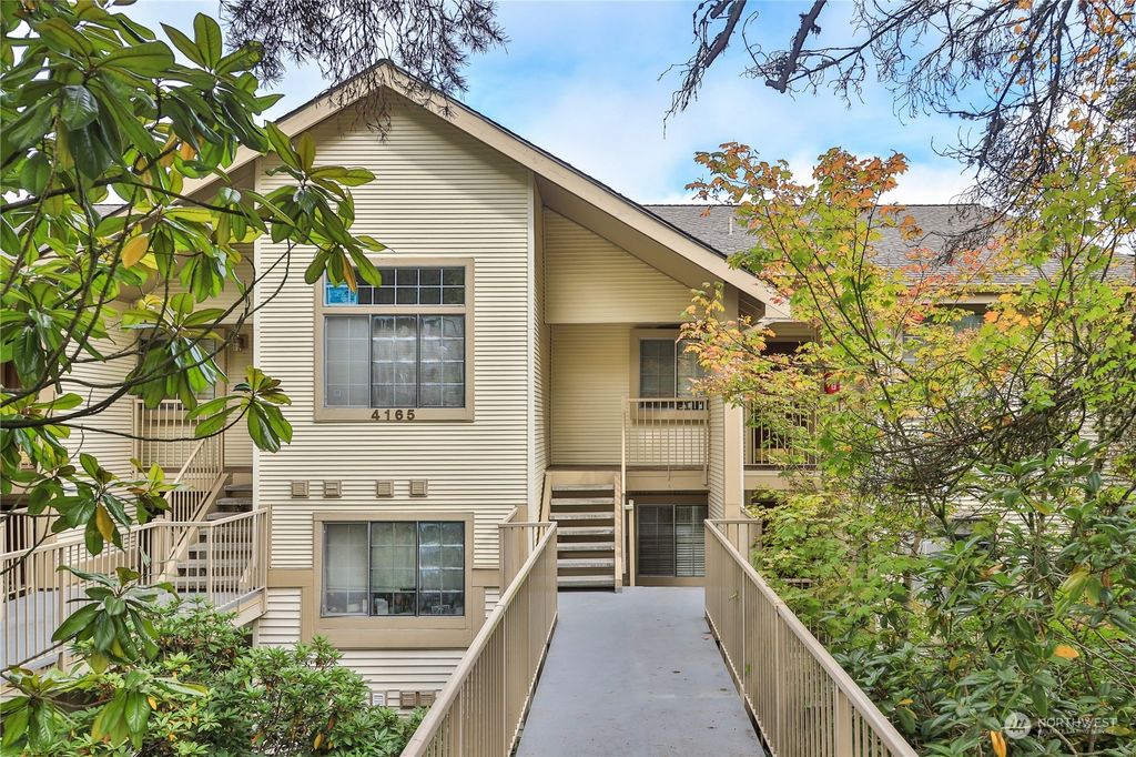 Photo of 4165 178th Lane SE #203, Bellevue, WA 98008 (MLS # 2211121)