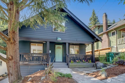 Photo of 327 NE 55th Street, Seattle, WA 98105 (MLS # 2554249)