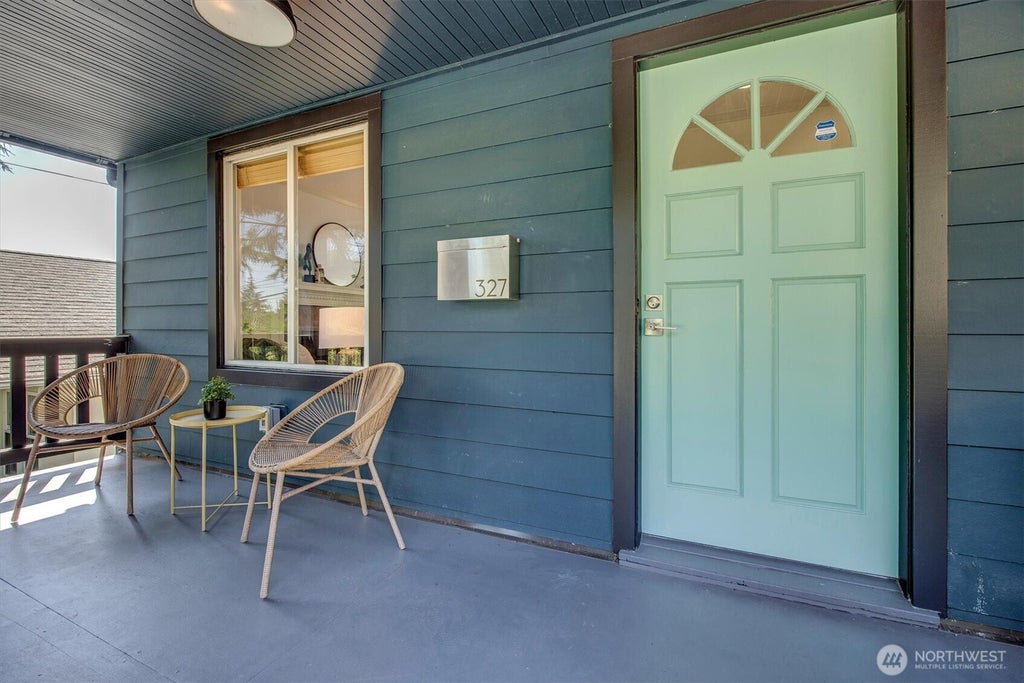 Photo of 327 NE 55th Street, Seattle, WA 98105 (MLS # 2554249)