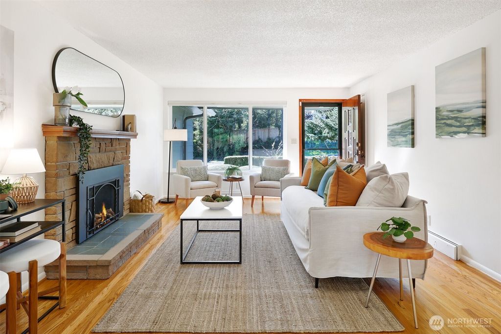 Photo of 10618 35th Avenue SW, Seattle, WA 98146 (MLS # 2503808)