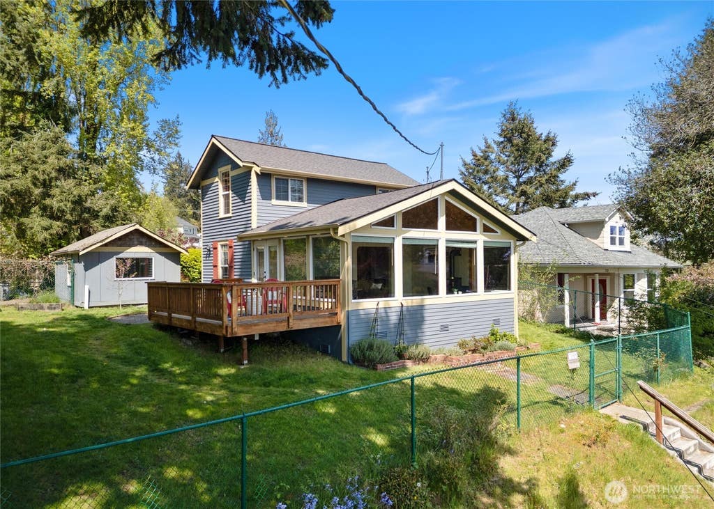Photo of 735 S Summit Avenue, Bremerton, WA 98312 (MLS # 2574135)