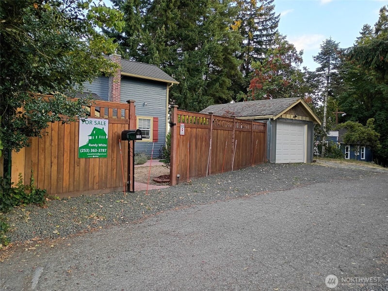735 S Summit Avenue