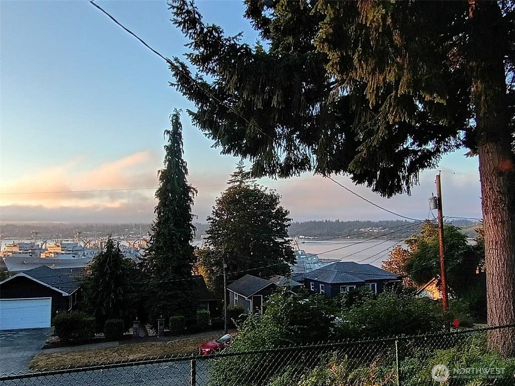 Photo of 735 S Summit Avenue, Bremerton, WA 98312 (MLS # 2574135)