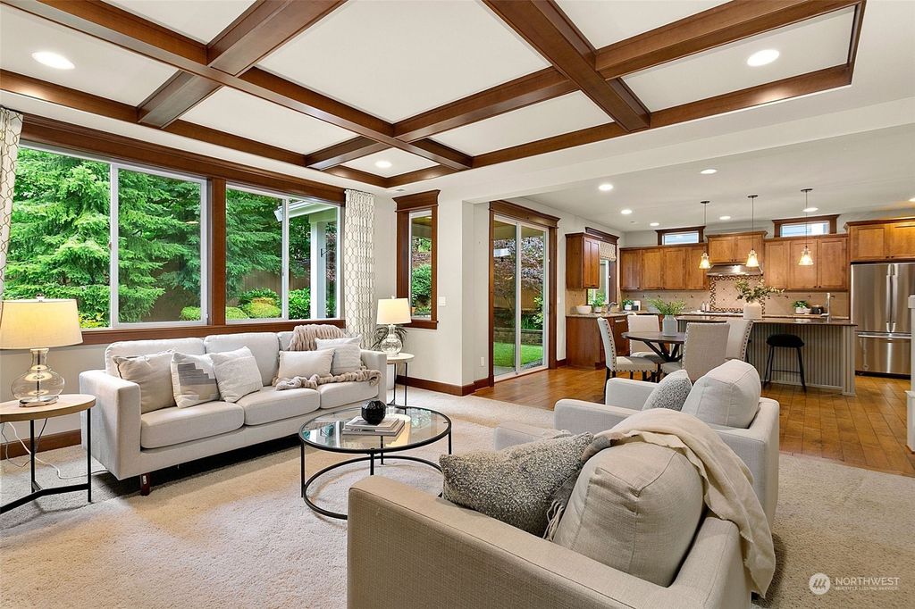 Photo of 8140 NE 117th Place, Kirkland, WA 98034 (MLS # 2130325)