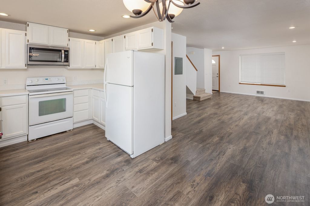 Photo of 15714 Admiralty Way #C, Lynnwood, WA 98037 (MLS # 2498117)