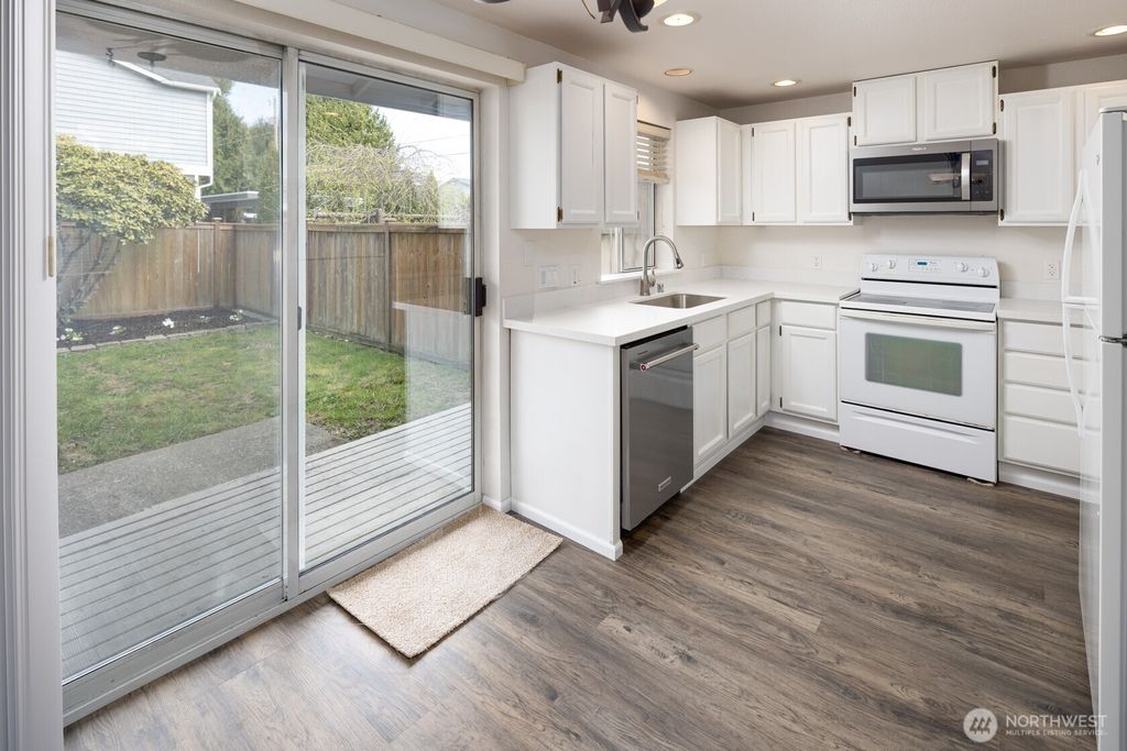 Photo of 15714 Admiralty Way #C, Lynnwood, WA 98037 (MLS # 2498117)