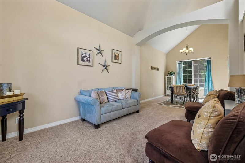 27661 Mcintosh Loop NE
