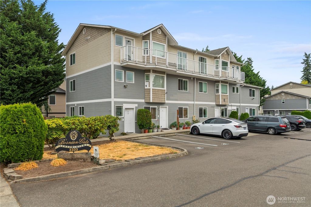 Photo of 3322 148th Street SW #E4, Lynnwood, WA 98087 (MLS # 2414673)