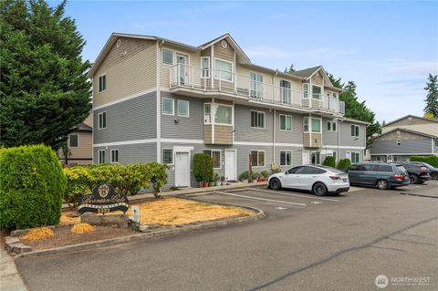 Photo of 3322 148th Street SW #E4, Lynnwood, WA 98087 (MLS # 2414673)