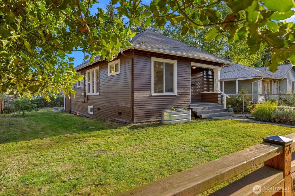 Photo of 741 S Henderson Street, Seattle, WA 98108 (MLS # 2528763)