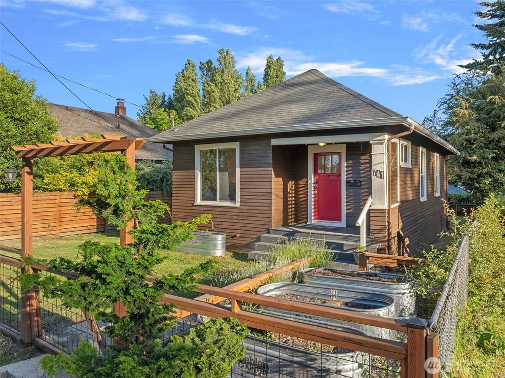 Photo of 741 S Henderson Street, Seattle, WA 98108 (MLS # 2528763)