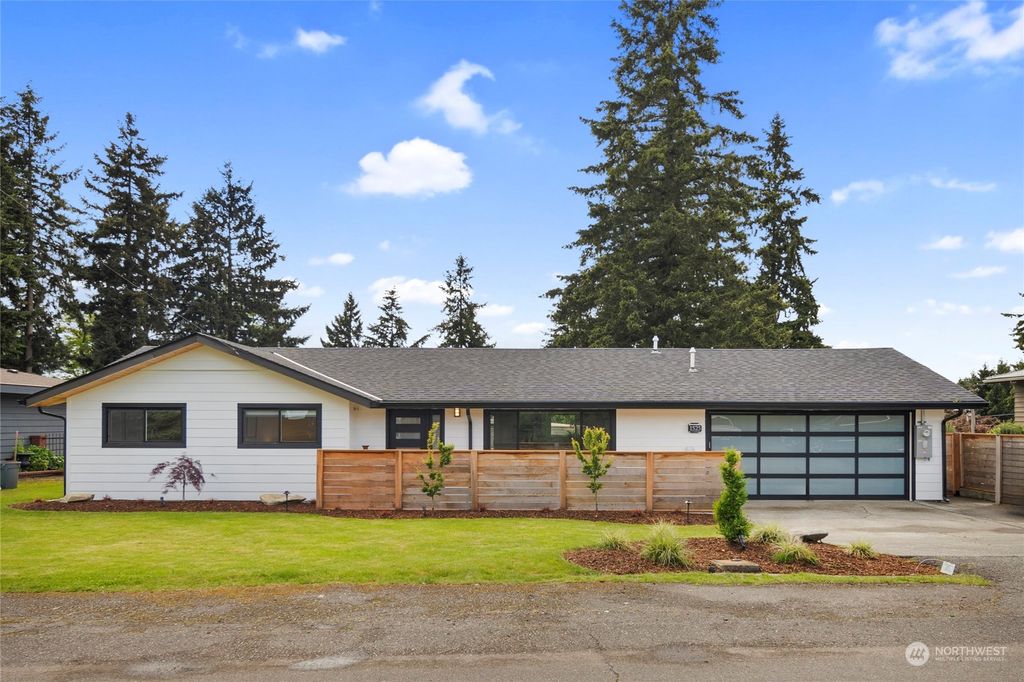 Photo of 1525 Monterey Avenue NE, Renton, WA 98056 (MLS # 2245215)
