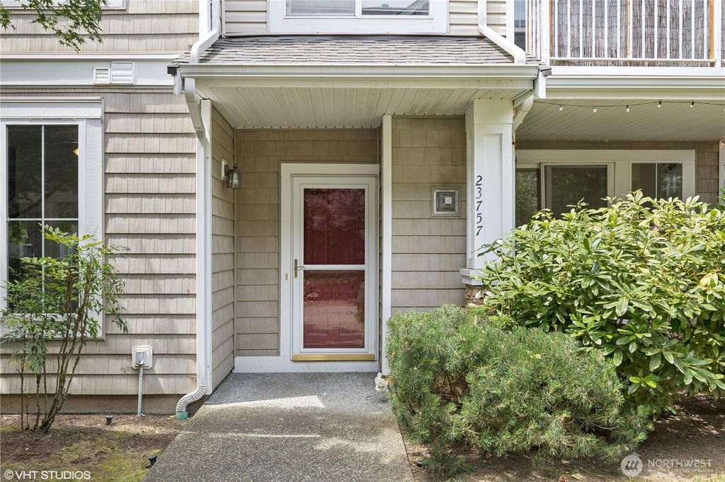Photo of 23757 SE 52nd Lane #13-1, Issaquah, WA 98029 (MLS # 2431268)