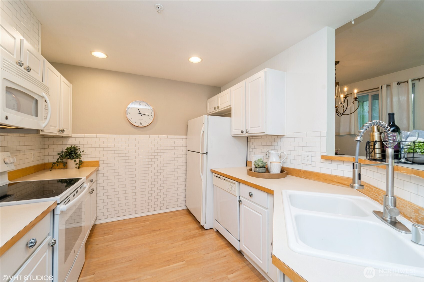 Issaquah, Washington 98029, United States, 2 Bedrooms Bedrooms, ,2 BathroomsBathrooms,Residential,Active,207353