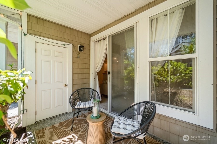 Issaquah, Washington 98029, United States, 2 Bedrooms Bedrooms, ,2 BathroomsBathrooms,Residential,Active,207353