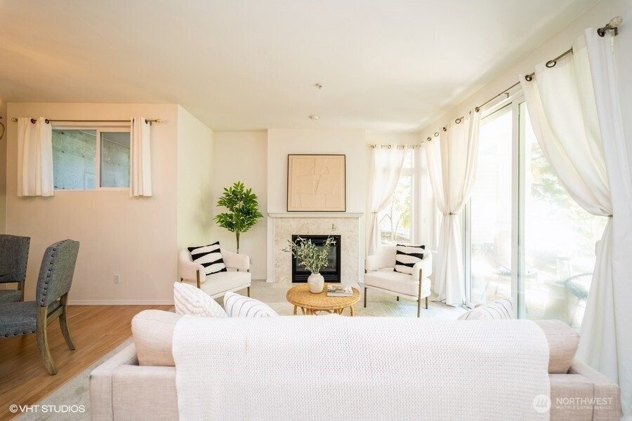 Issaquah, Washington 98029, United States, 2 Bedrooms Bedrooms, ,2 BathroomsBathrooms,Residential,Active,207353