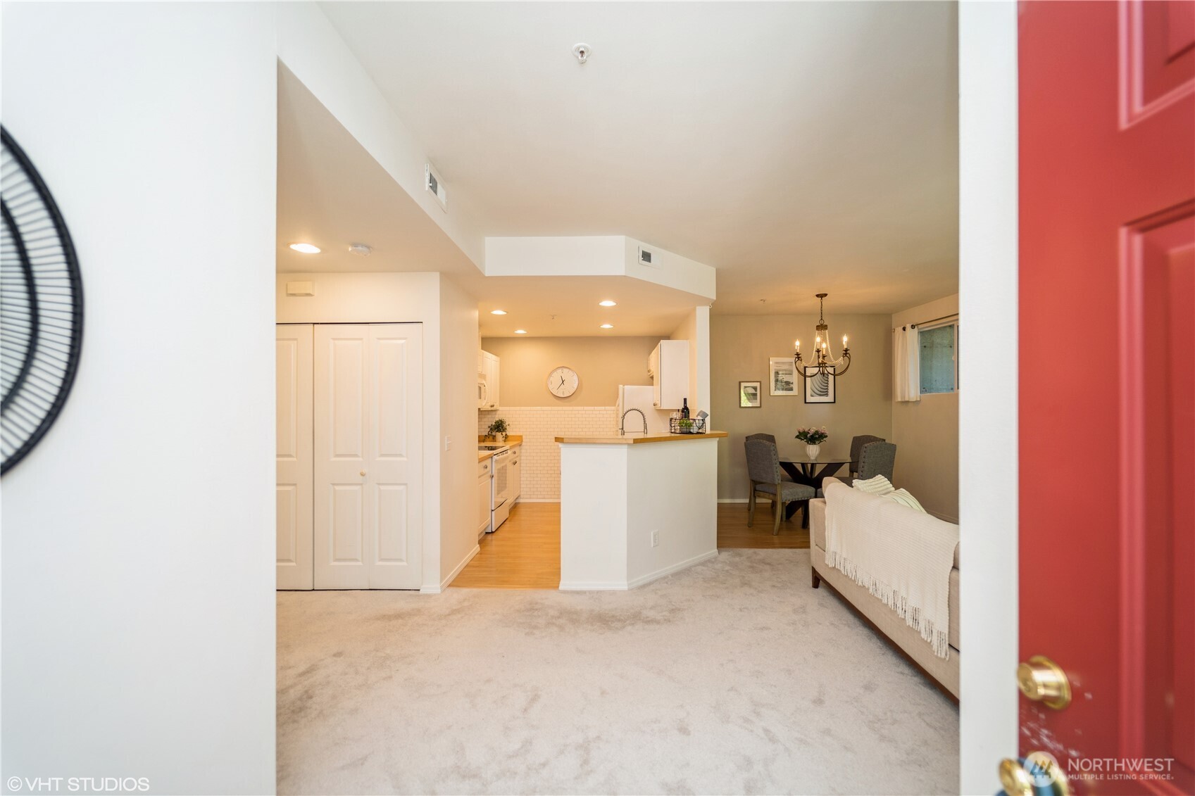 Issaquah, Washington 98029, United States, 2 Bedrooms Bedrooms, ,2 BathroomsBathrooms,Residential,Active,207353