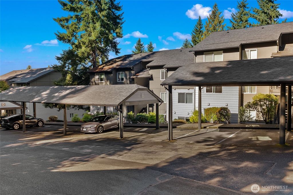 Photo of 12719 NE 116th Street #E302, Kirkland, WA 98034 (MLS # 2440851)