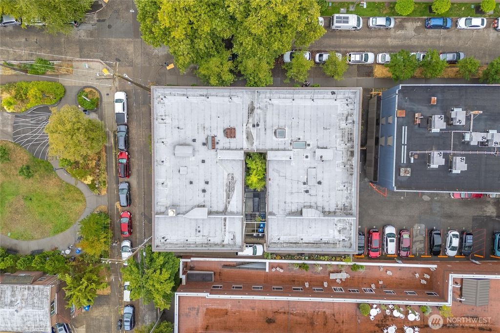 Photo of 905 NE 43rd Street #107, Seattle, WA 98105 (MLS # 2503417)