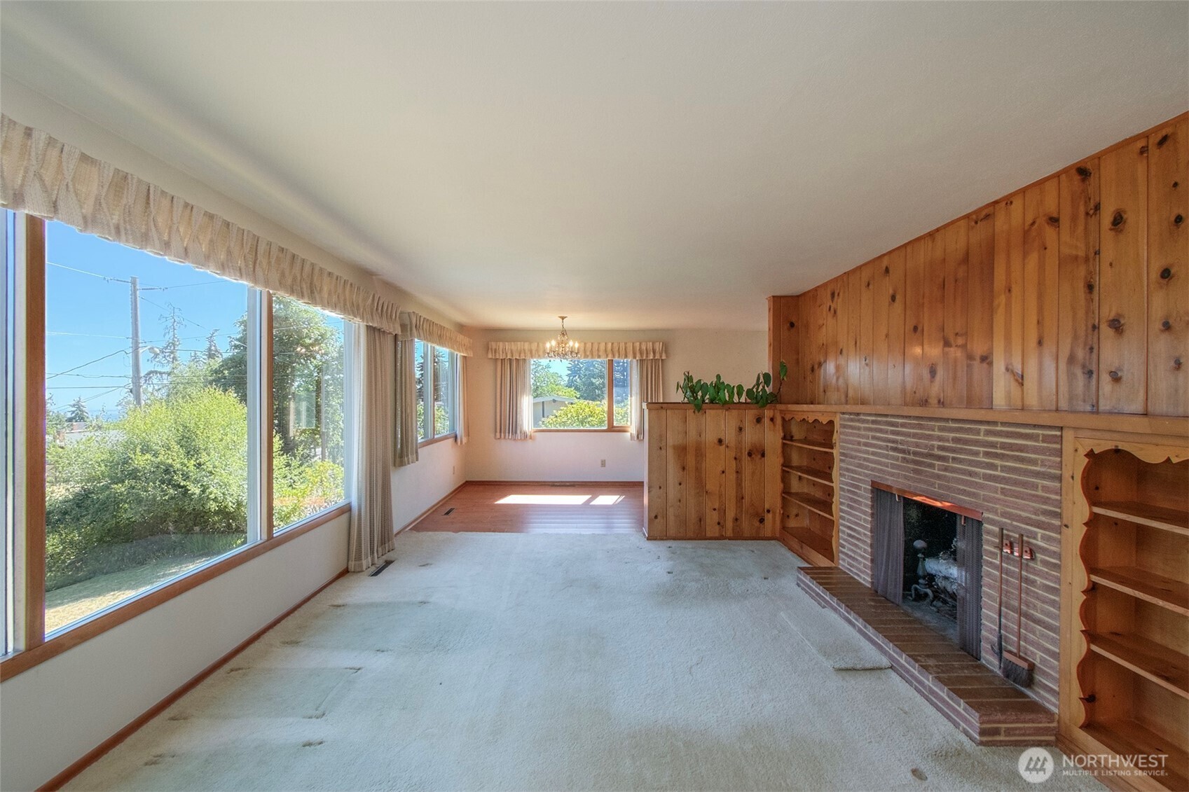 136 Oakcrest Avenue