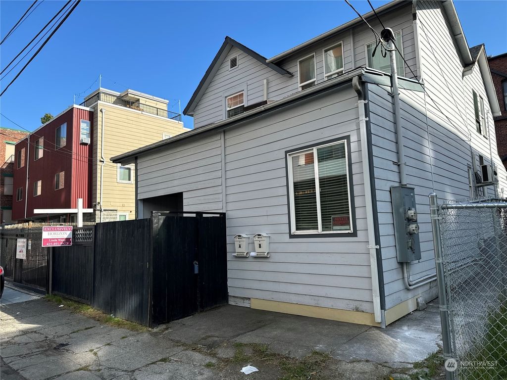 Photo of 112 13TH Avenue, Seattle, WA 98122 (MLS # 2242008)