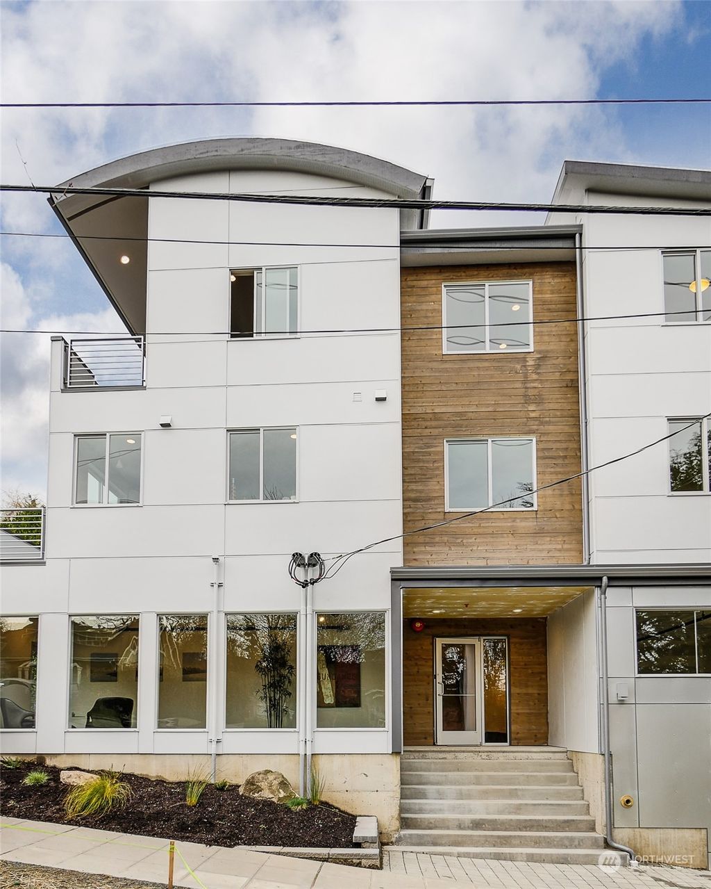 Photo of 2110 W Dravus Street, Seattle, WA 98199 (MLS # 2299551)