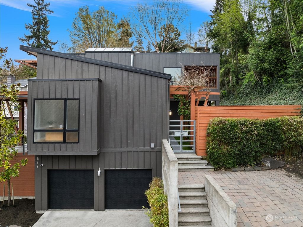 Photo of 811 7th Street, Mukilteo, WA 98275 (MLS # 2220855)