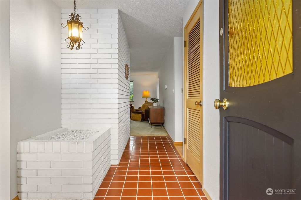 Photo of 32217 26th Avenue SW, Federal Way, WA 98023 (MLS # 2170417)