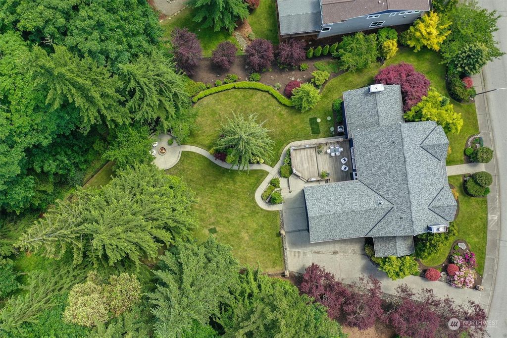 Photo of 17165 SE 100th Street, Renton, WA 98059 (MLS # 2249894)