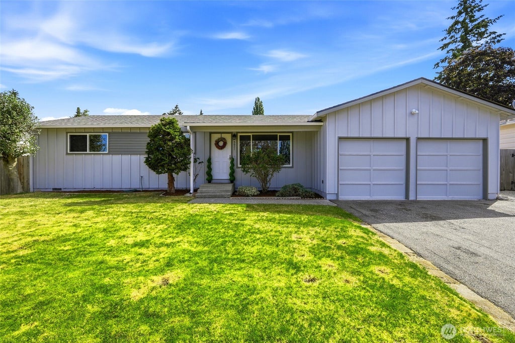Photo of 5627 60th Drive NE, Marysville, WA 98270 (MLS # 2538671)