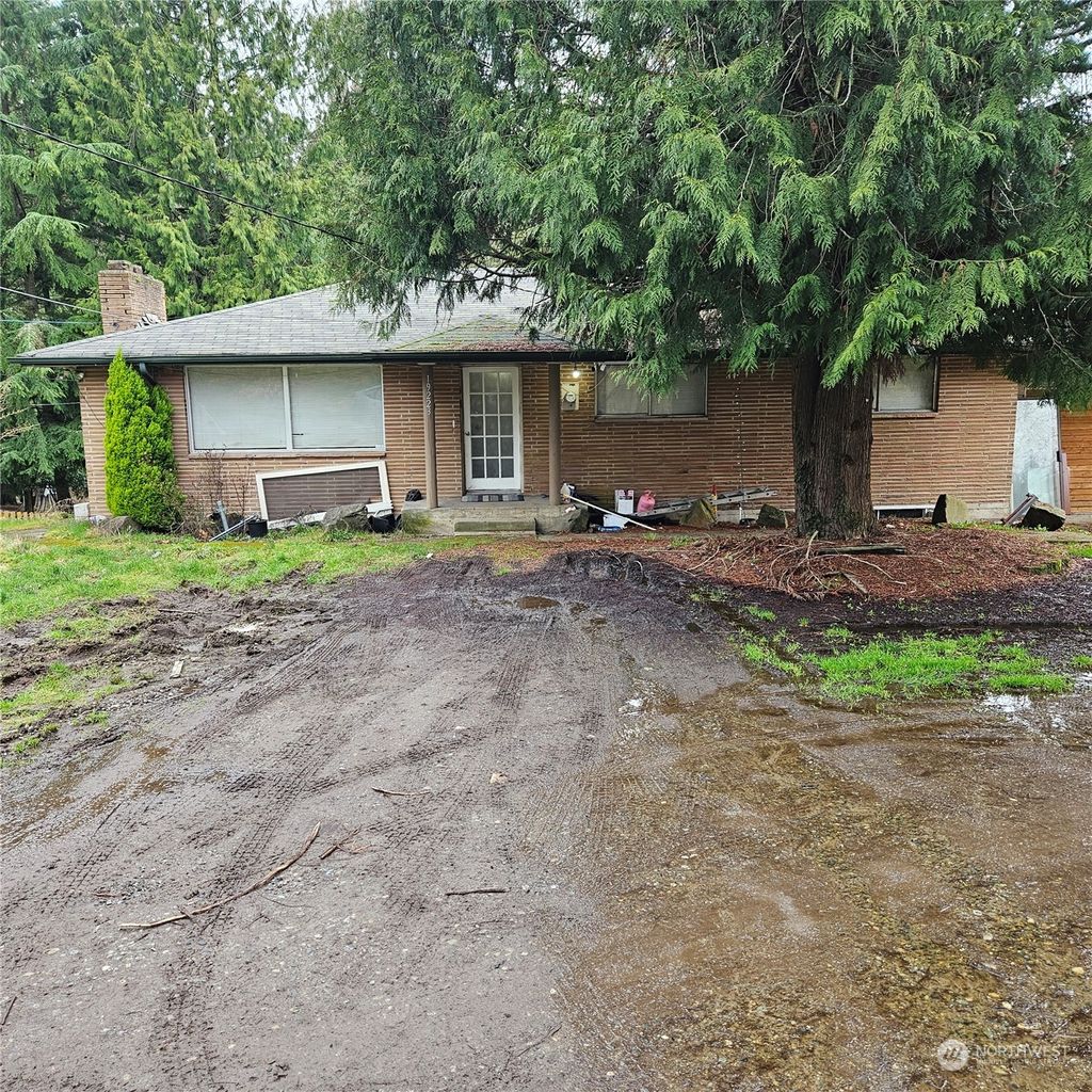 Photo of 19223 Talbot Road S, Renton, WA 98055 (MLS # 2199238)