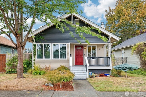 Photo of 3005 Victor Place, Everett, WA 98201 (MLS # 2592443)