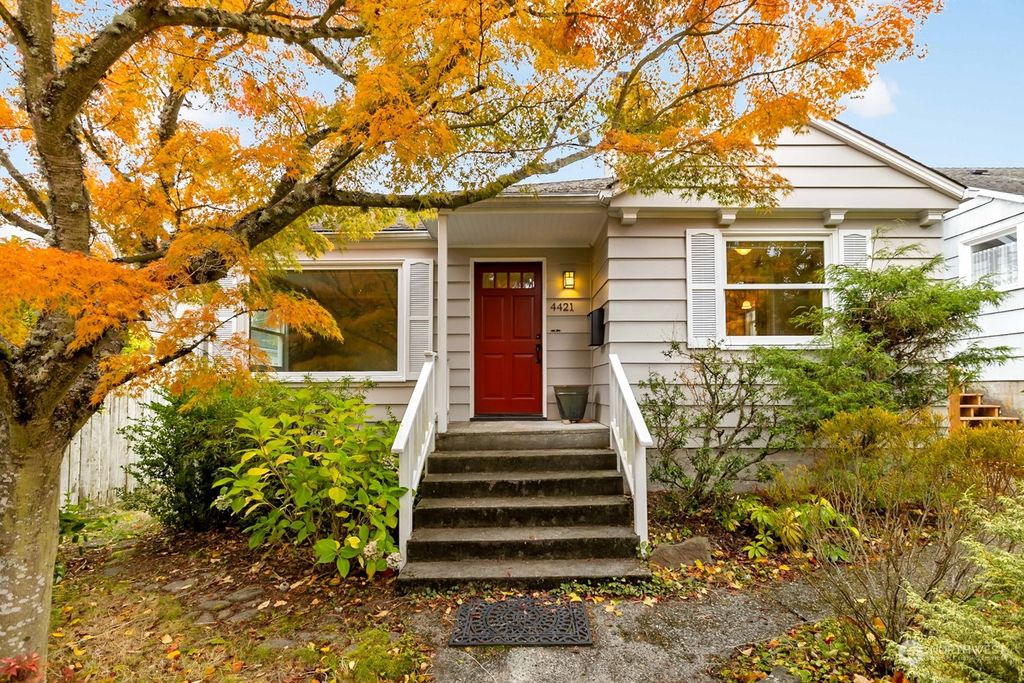 Photo of 4421 47th Avenue SW, Seattle, WA 98116 (MLS # 2015312)