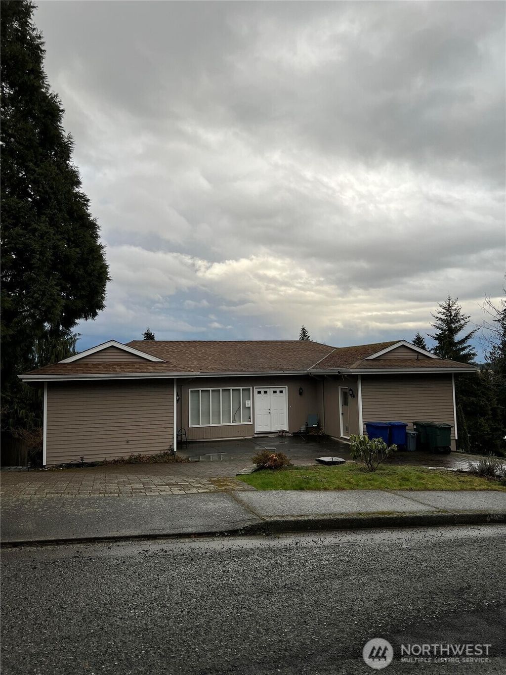 Photo of 19206 65th Place NE, Kenmore, WA 98028 (MLS # 2339295)