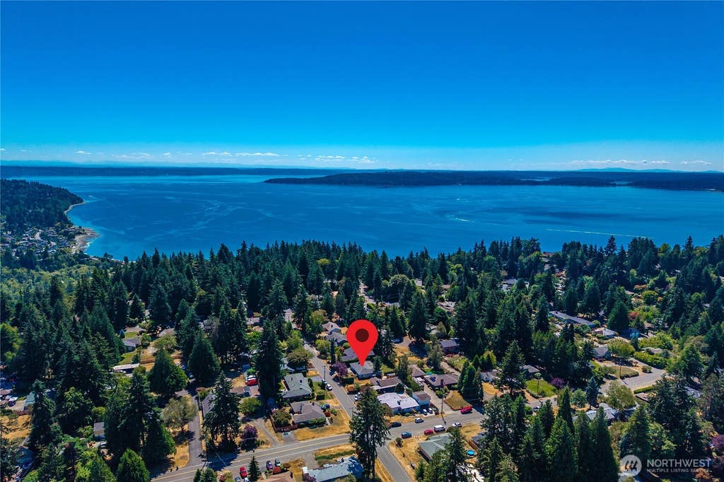 Photo of 16821 19th Avenue SW, Normandy Park, WA 98166 (MLS # 2568774)