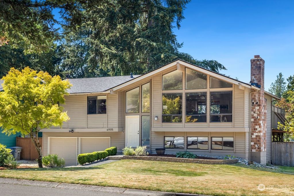 Photo of 6905 119th Avenue NE, Kirkland, WA 98033 (MLS # 2273341)