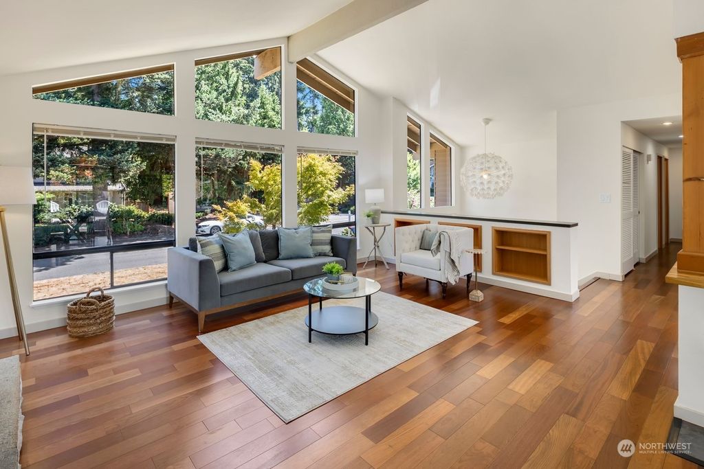 Photo of 6905 119th Avenue NE, Kirkland, WA 98033 (MLS # 2273341)